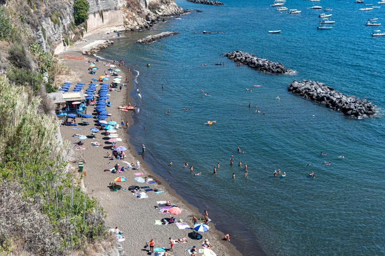 Controvento in Villa Eldorado Procida Esterno foto
